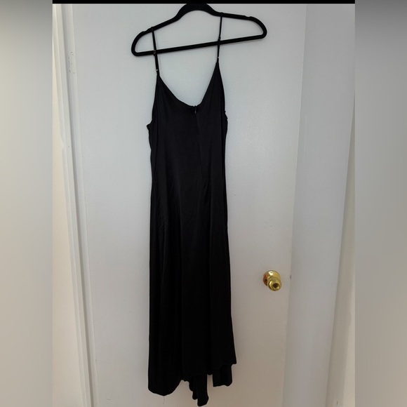 🛍️ZARA DRESS PERFECT FOR ANY OCCASSION - Picture 4 of 4